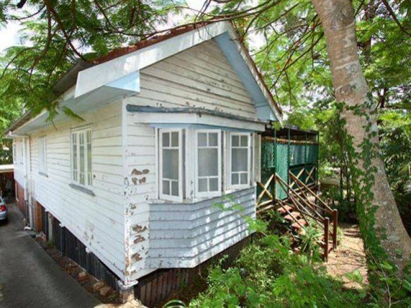 9 Lily Avenue, Yeronga QLD 4104