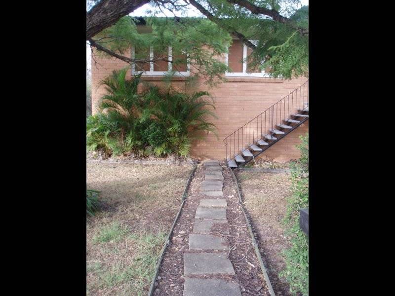 25 Cambridge Street, Rocklea QLD 4106