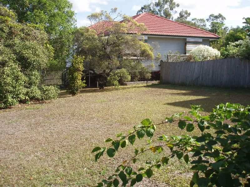 827 Cavendish Road, Holland Park QLD 4121