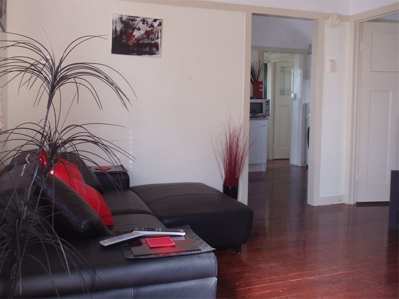 16 John Bright Street, Moorooka QLD 4105