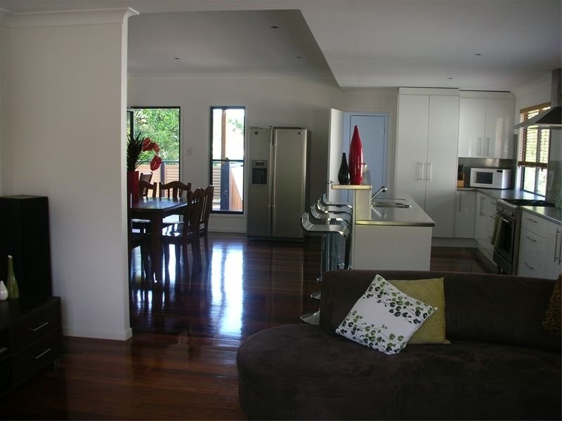 54 Fegen Drive, Moorooka QLD 4105