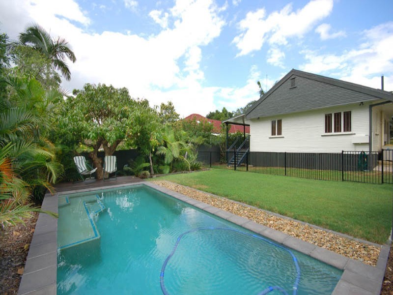 9 Clyde Street, Moorooka QLD 4105