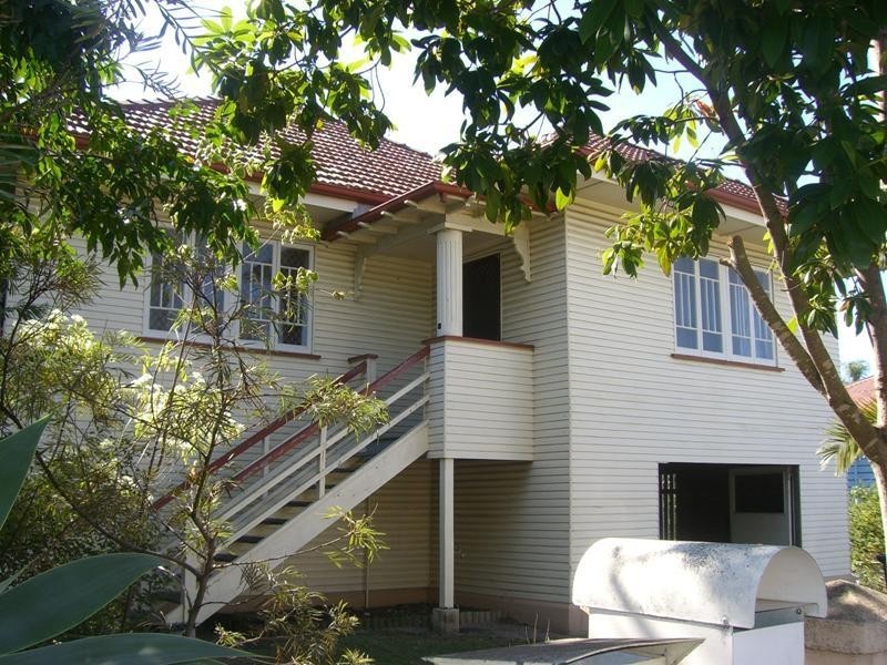 18 Mayfield Road, Moorooka QLD 4105