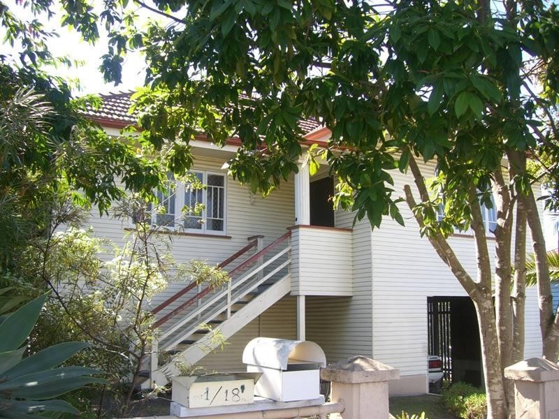 18 Mayfield Road, Moorooka QLD 4105