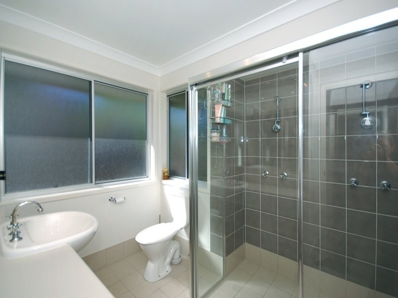 130 Gaynesford Street, Holland Park West QLD 4121