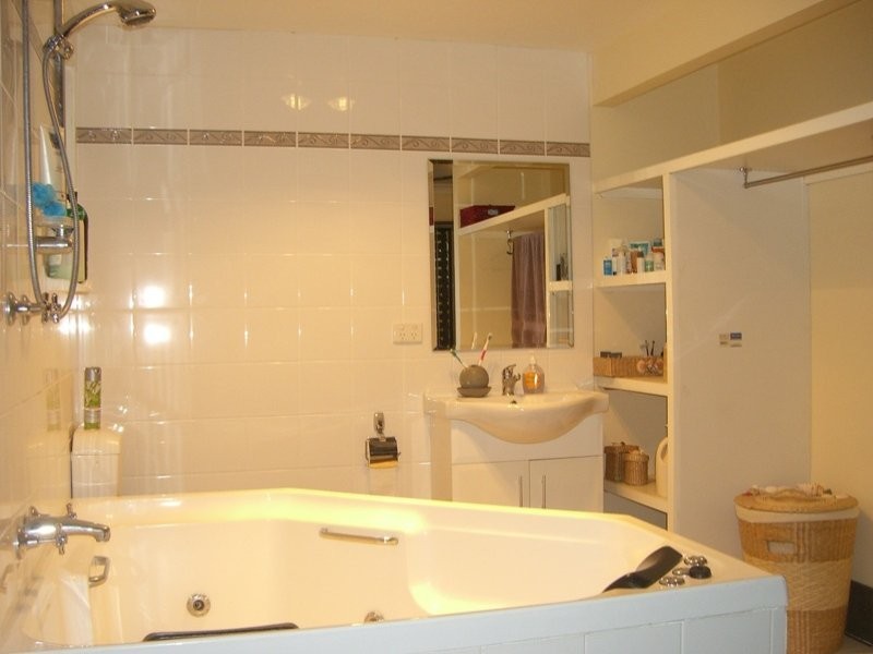 38 Dirkala Street, Mansfield QLD 4122