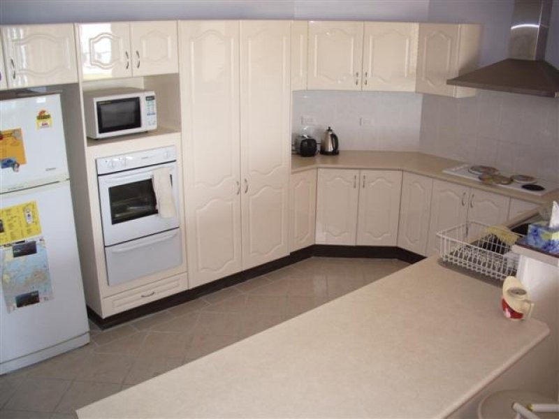 215 Grand Parade, Bonnells Bay NSW 2264