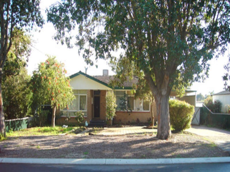 3 Spencer Road, Kelmscott WA 6111