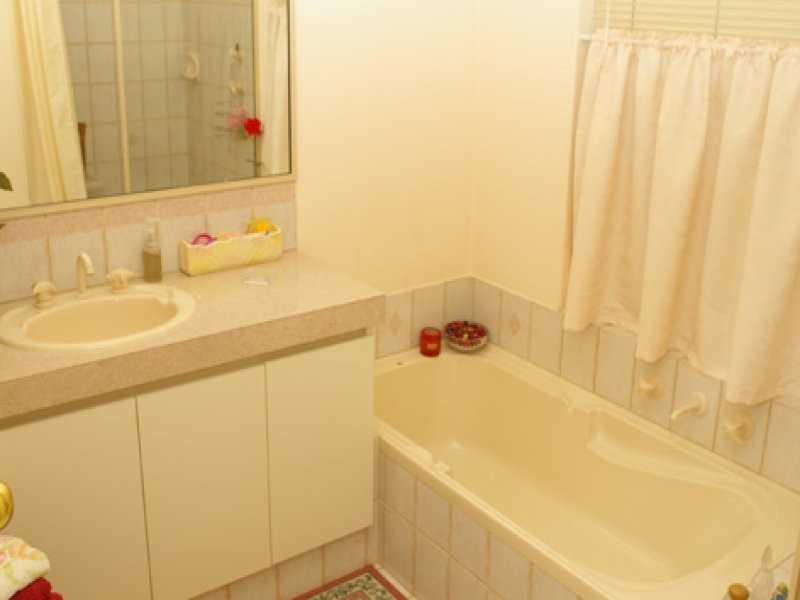 2a Cantlebury Road, Bayswater WA 6053