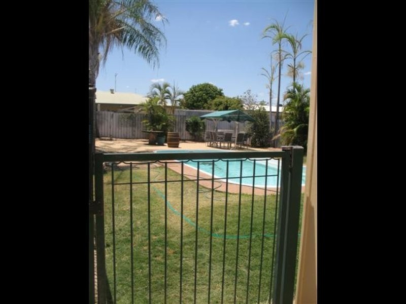 14 Finschafen, Mount Isa QLD 4825