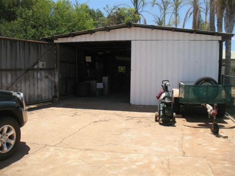 14 Finschafen, Mount Isa QLD 4825