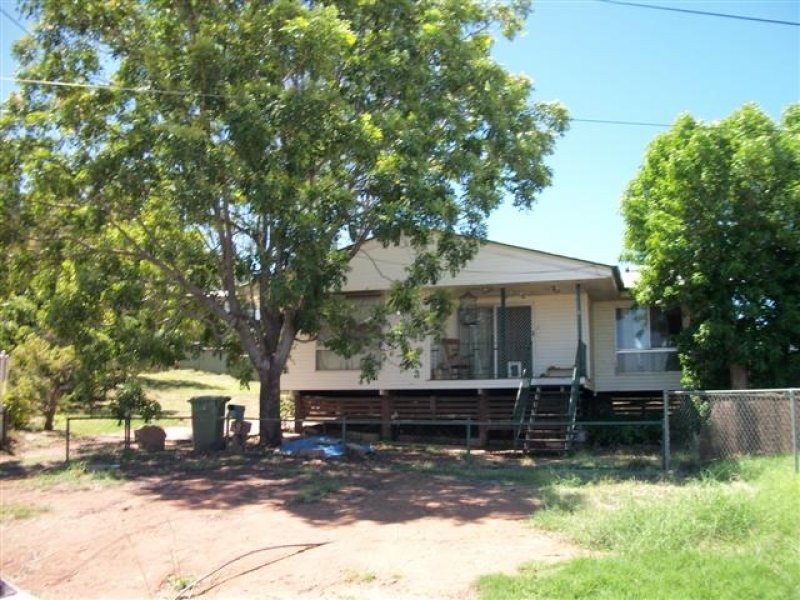 8 Flinders Way, Mount Isa QLD 4825