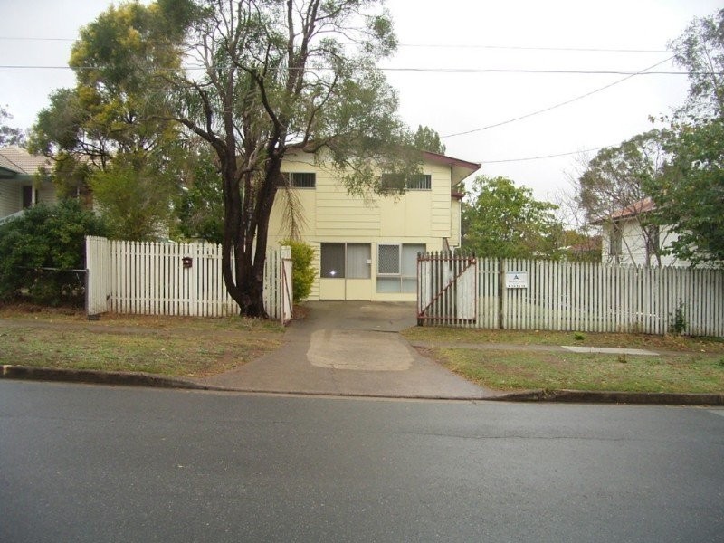 39 Middle St, Coopers Plains QLD 4108