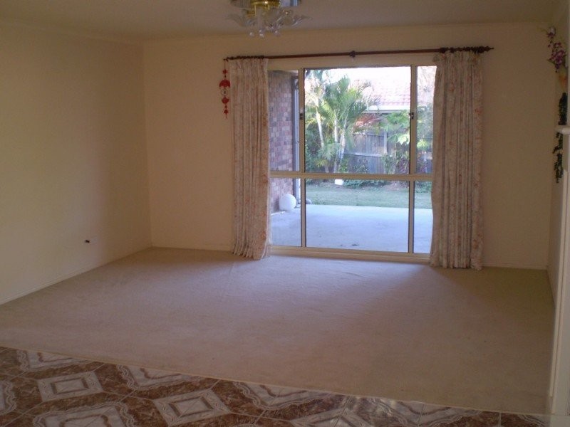 3 Bowerbird close, Doolandella QLD 4077