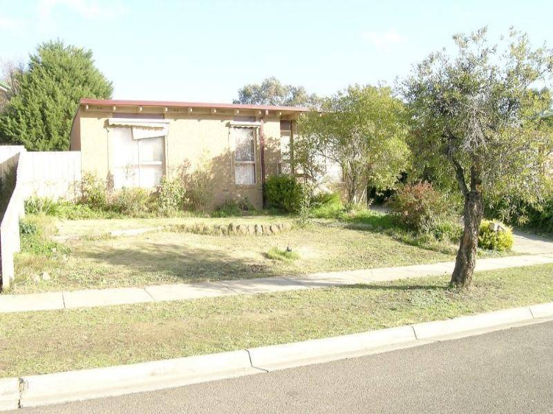 12 Mahon Crescent, Narre Warren VIC 3805