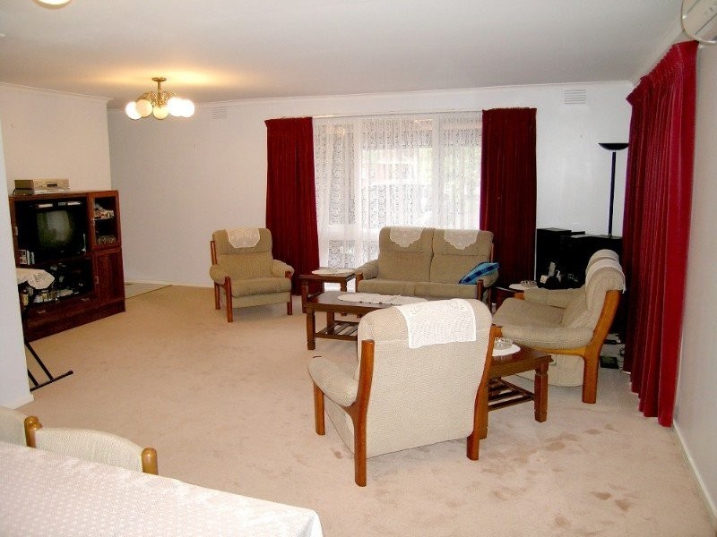 15 Lalor Close, Mulgrave VIC 3170
