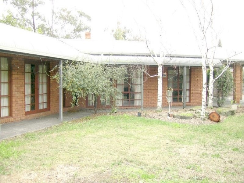 4 Tara Place, Dandenong North VIC 3175