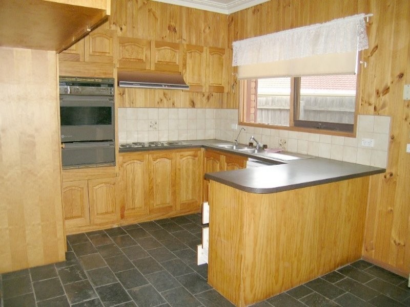 4 Tara Place, Dandenong North VIC 3175