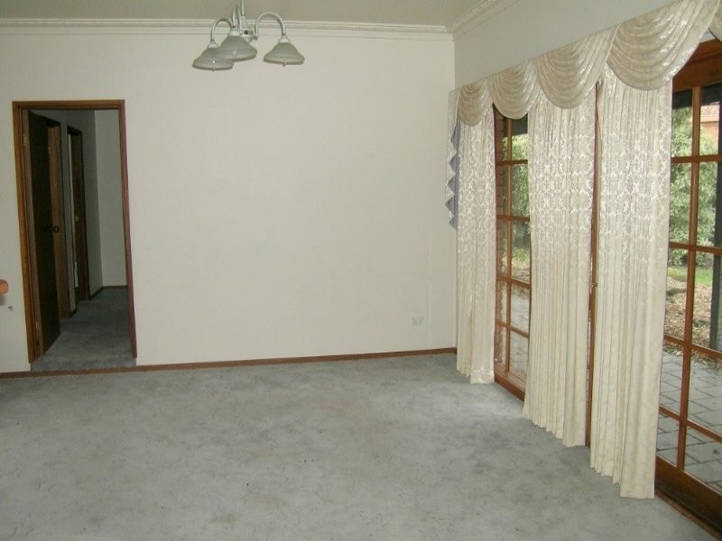 4 Tara Place, Dandenong North VIC 3175