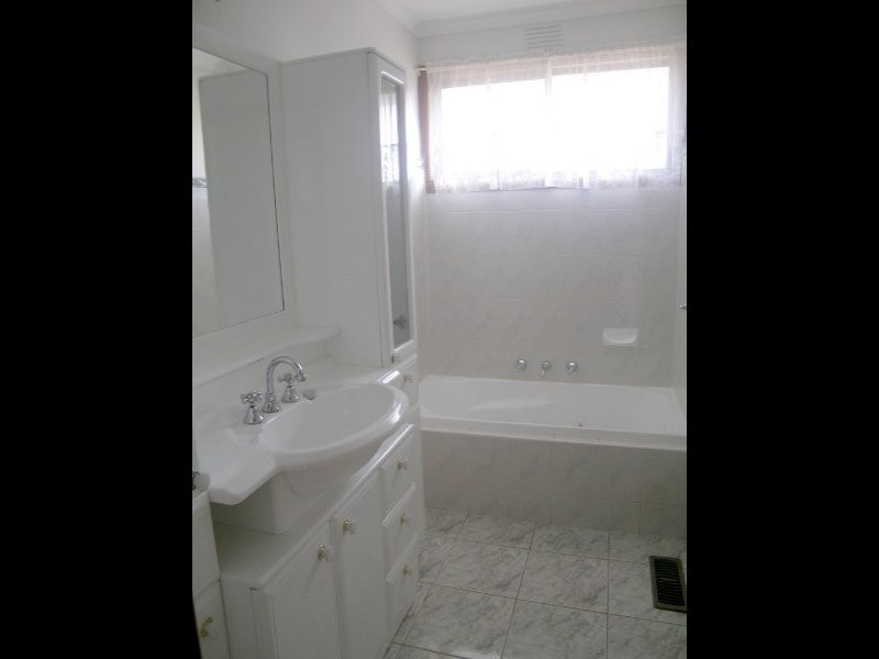 5 Landsborough Ave, Wheelers Hill VIC 3150