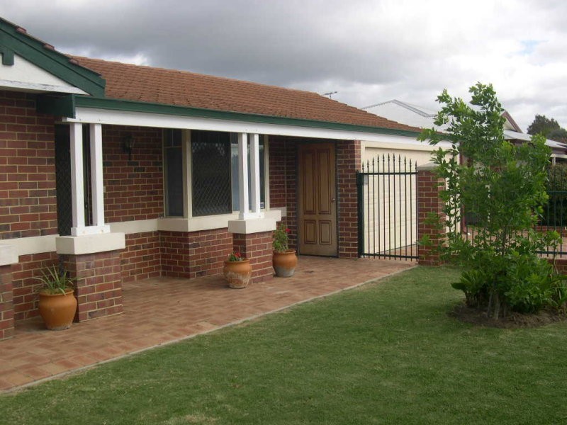 16 Squires Gardens, Stratton WA 6056