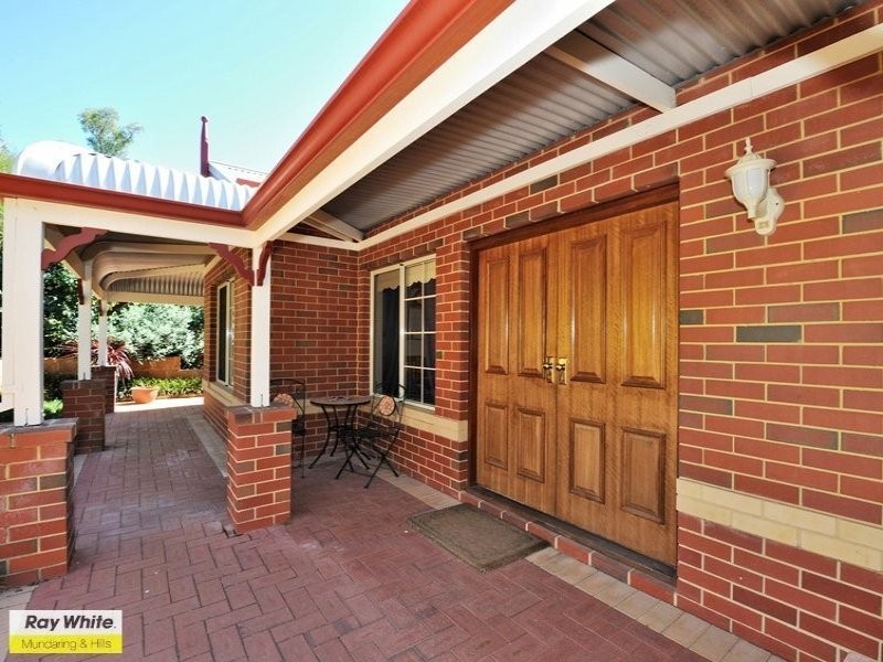 5 Clipson Crescent, Mundaring WA 6073