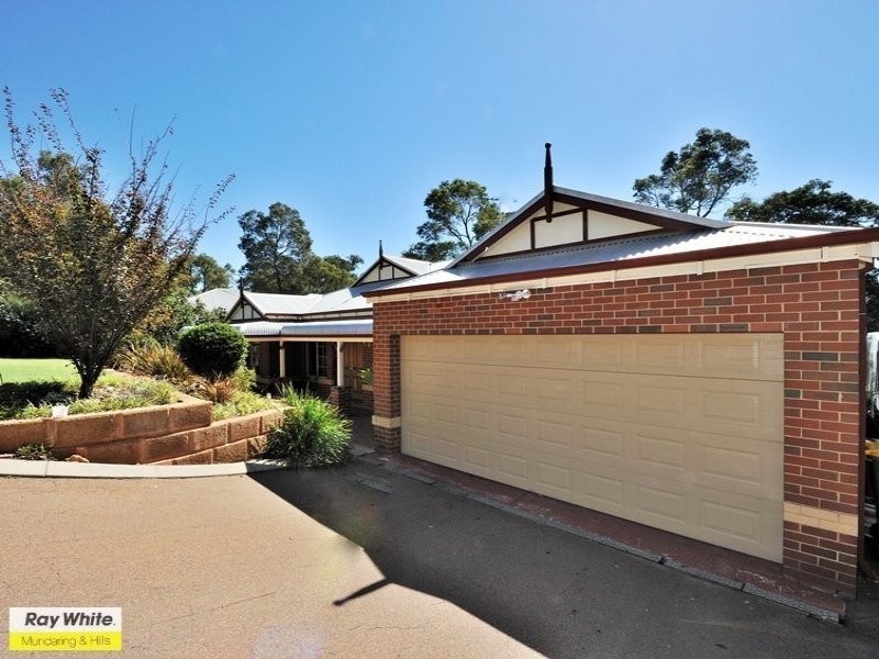 5 Clipson Crescent, Mundaring WA 6073