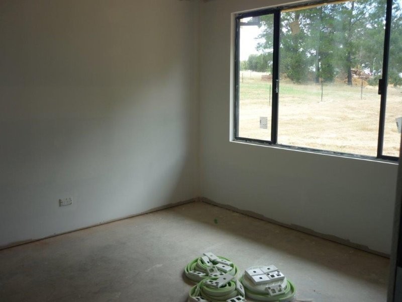 4 Truslove Street, Wooroloo WA 6558