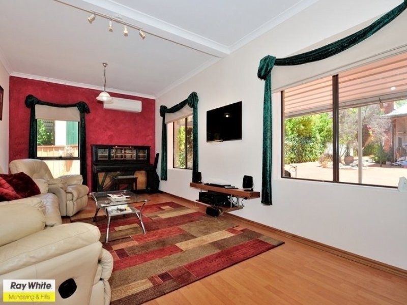 205 Coolgardie Street, Mundaring WA 6073