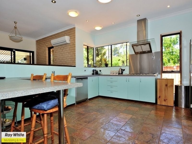 205 Coolgardie Street, Mundaring WA 6073