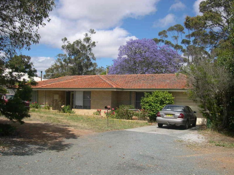 7 Mann Street, Mundaring WA 6073