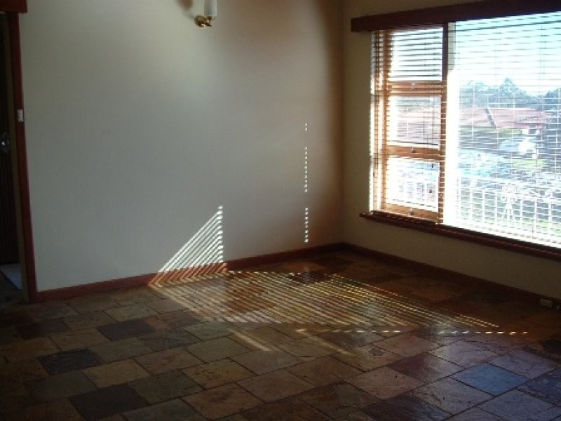 64 Amherst Road, Swan View WA 6056