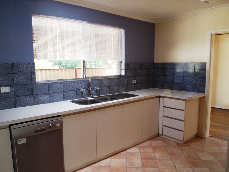 15 Wakefield Road, High Wycombe WA 6057