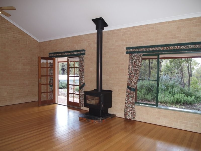 18 Brinkie Way, Mount Helena WA 6082