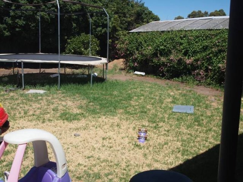 64 Amherst Road, Swan View WA 6056