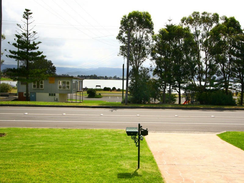 76 The Esplanade, Oak Flats NSW 2529