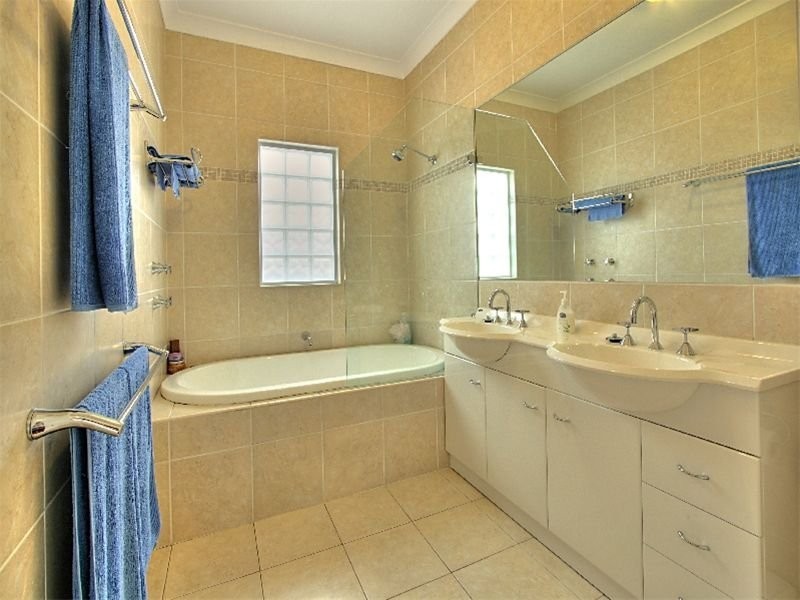 30 Ocean Street, Windang NSW 2528