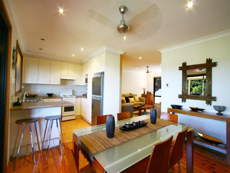 23 Matthews Drive, Mount Warrigal NSW 2528