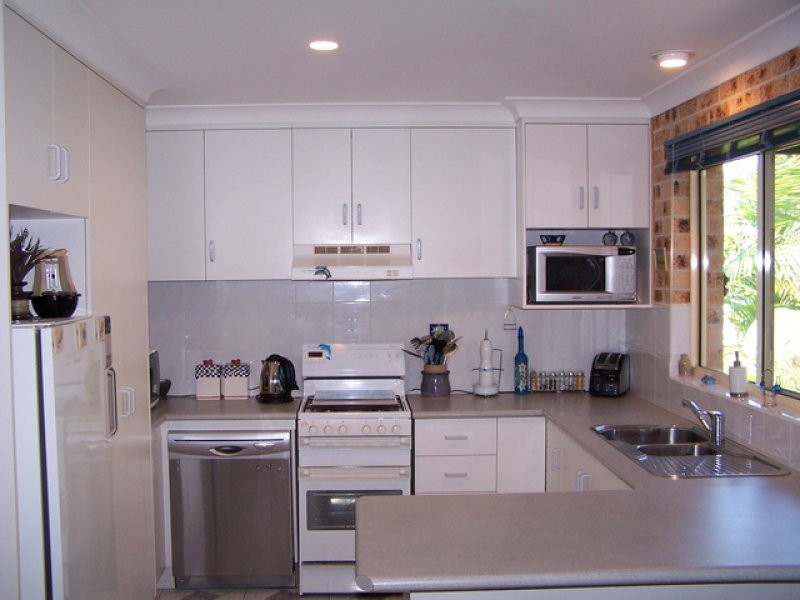 13 Severn Place, Albion Park NSW 2527