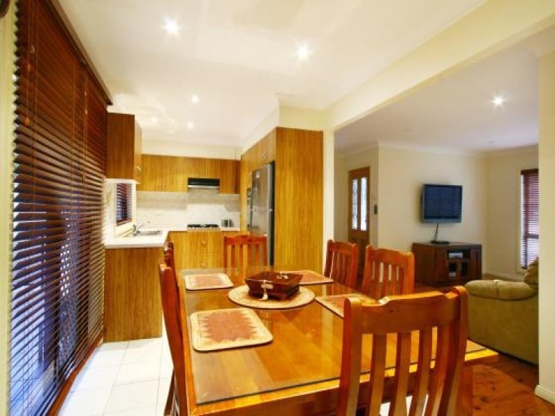 7 Hayes Avenue, Mount Warrigal NSW 2528