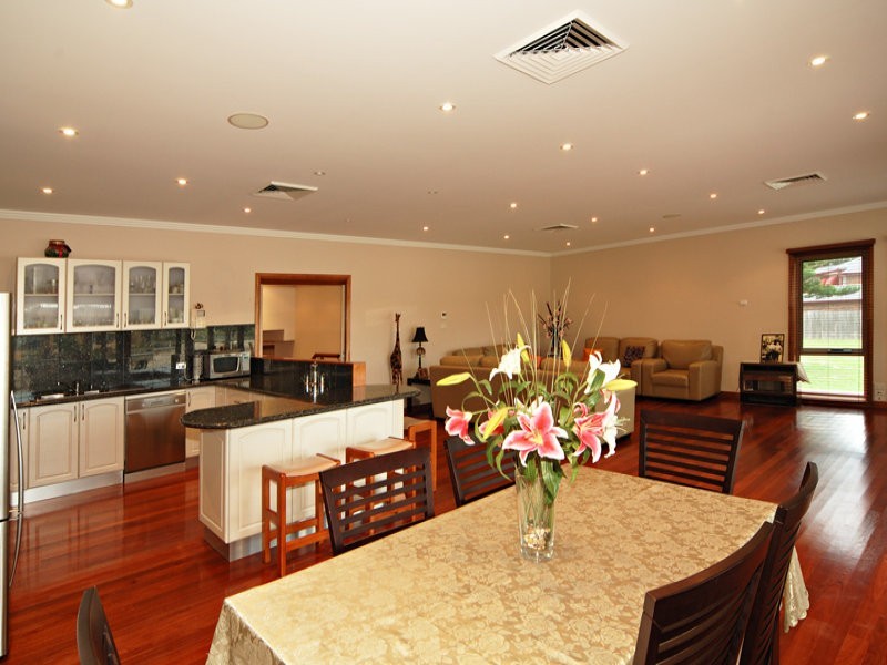 125 Little Lake Crescent, Warilla NSW 2528
