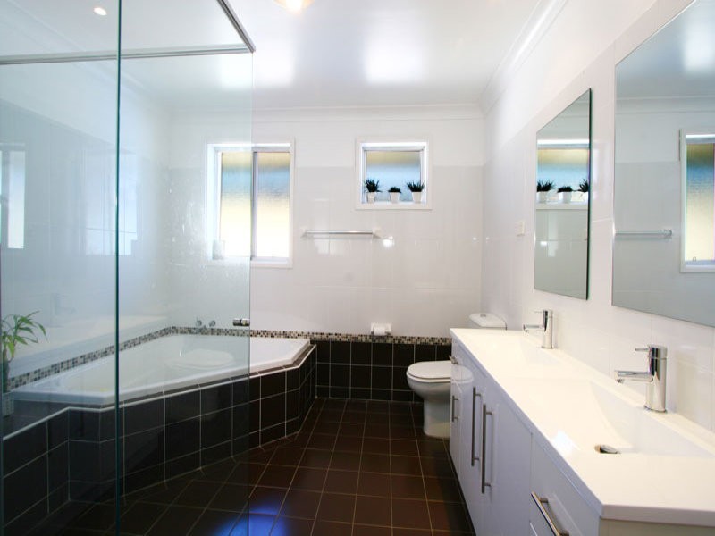52 Landy Drive, Mount Warrigal NSW 2528