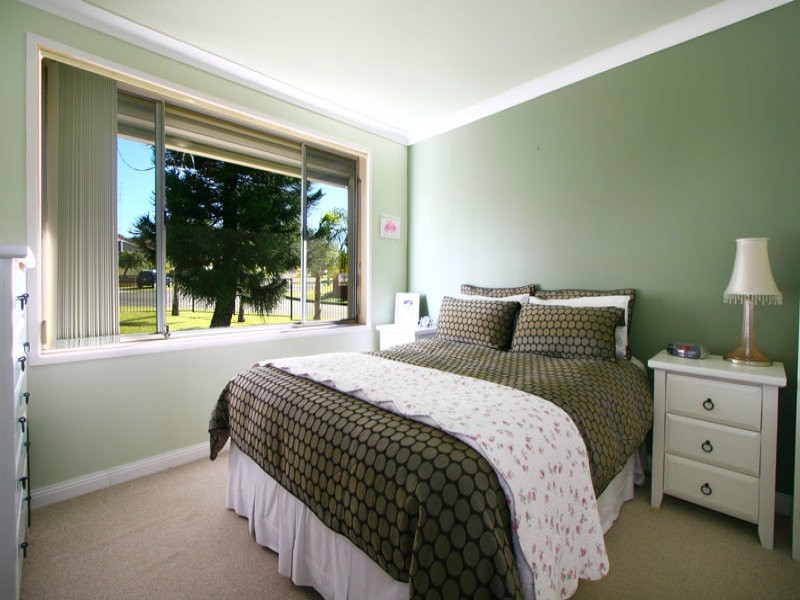 52 Landy Drive, Mount Warrigal NSW 2528