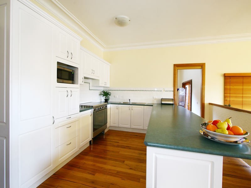 21 Edward, Barrack Heights NSW 2528