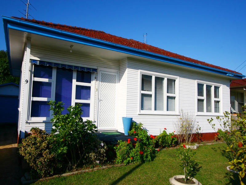 9 Edward Street, Barrack Heights NSW 2528