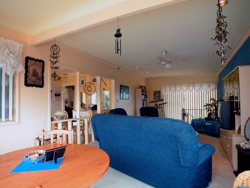 18 Beaurepaire Avenue, Mount Warrigal NSW 2528