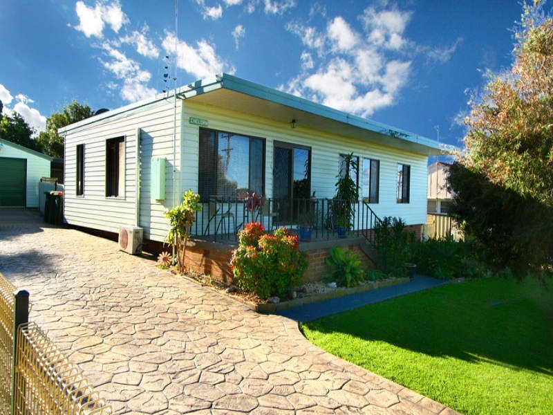 6 Kippax Street, Warilla NSW 2528