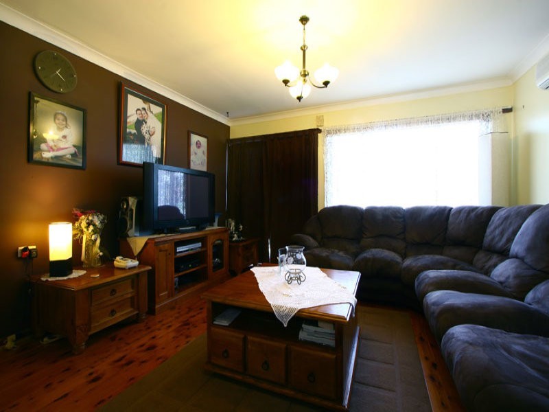 6 Kippax Street, Warilla NSW 2528