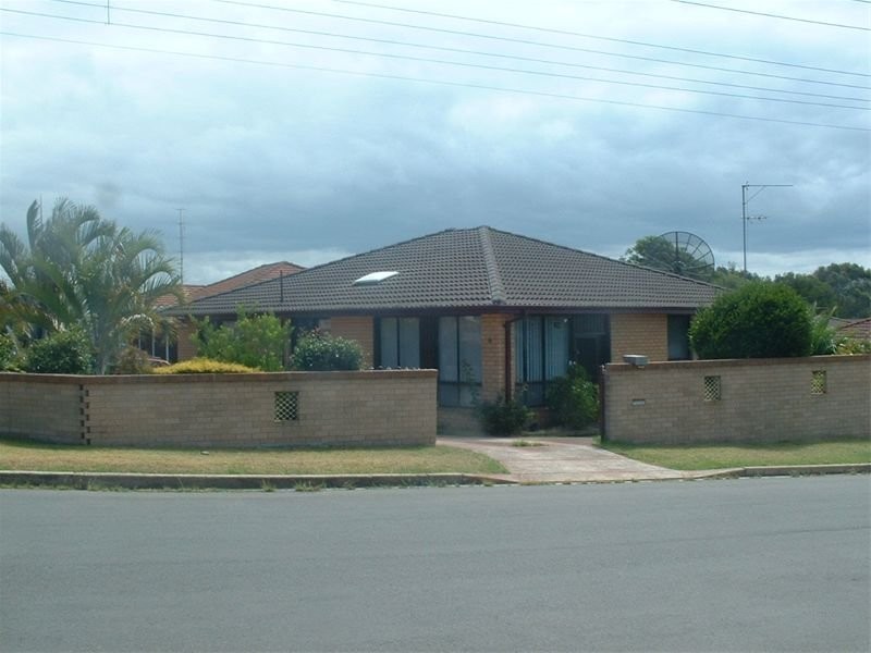 6 ROBERTS AVENUE, Barrack Heights NSW 2528