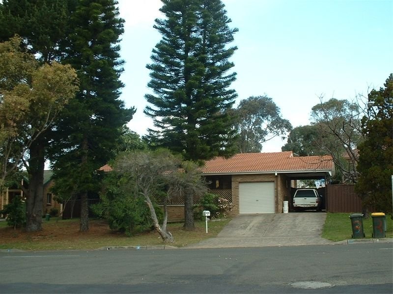 3 Woodlands Drive, Barrack Heights NSW 2528
